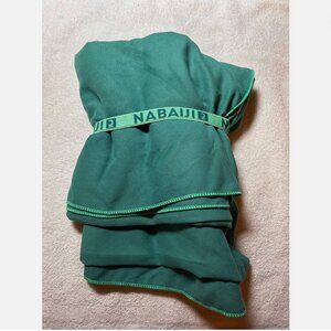 Decathlon Nabaiji Ultra-Soft Microfibre Towel (XL, 110 X 75cm, Blue with strap